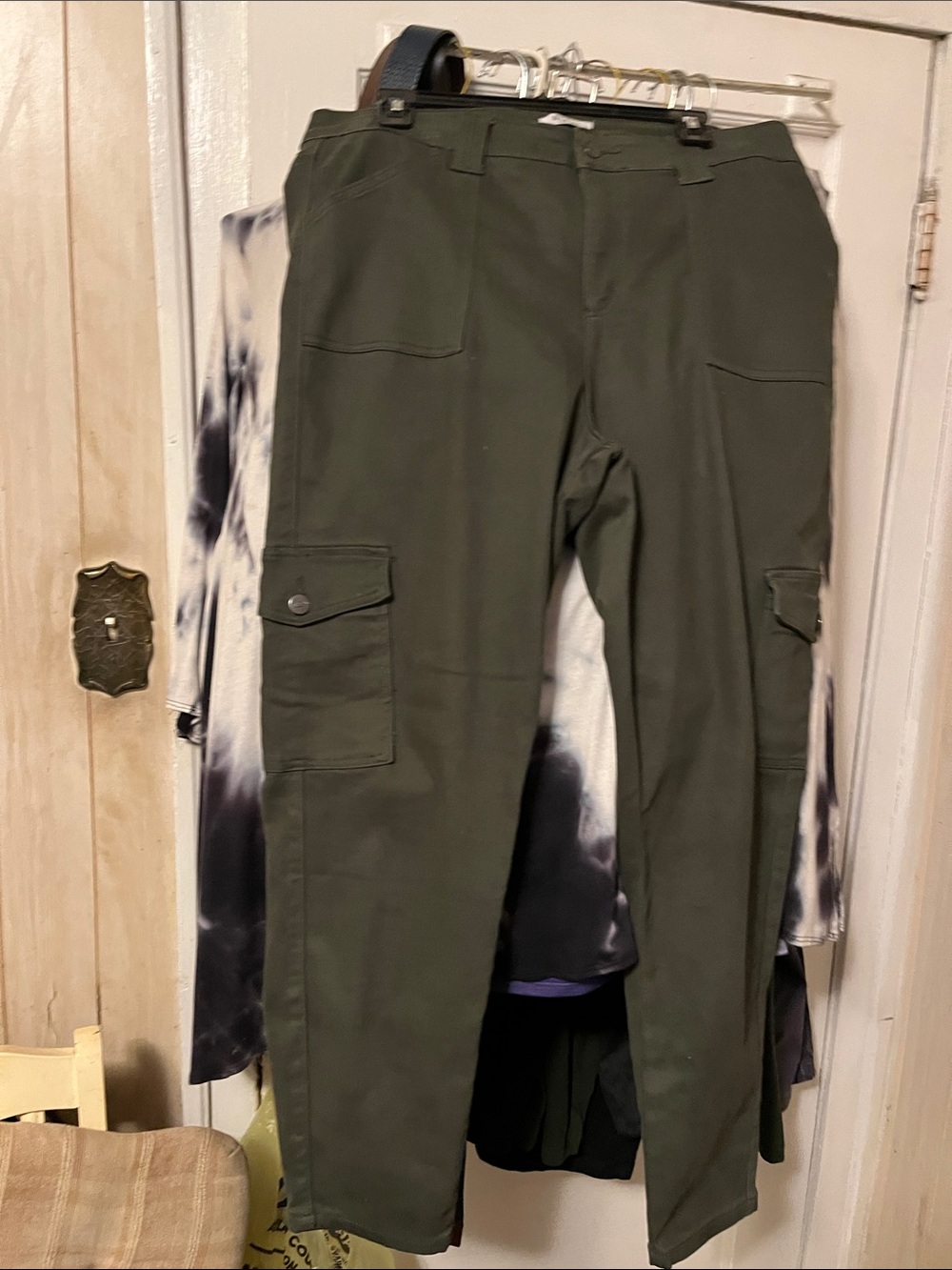 Women's Olive Straight-Leg Cargo Pants size 16